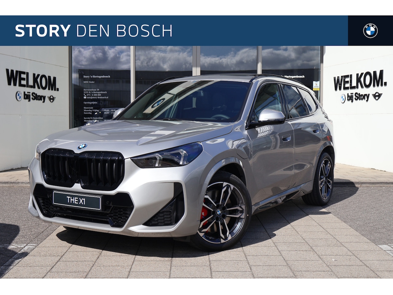 BMW X1 - xDrive25e M Sport Automaat / Panoramadak / Trekhaak / Sportstoelen / M Adaptief onderstel - AutoWereld.nl