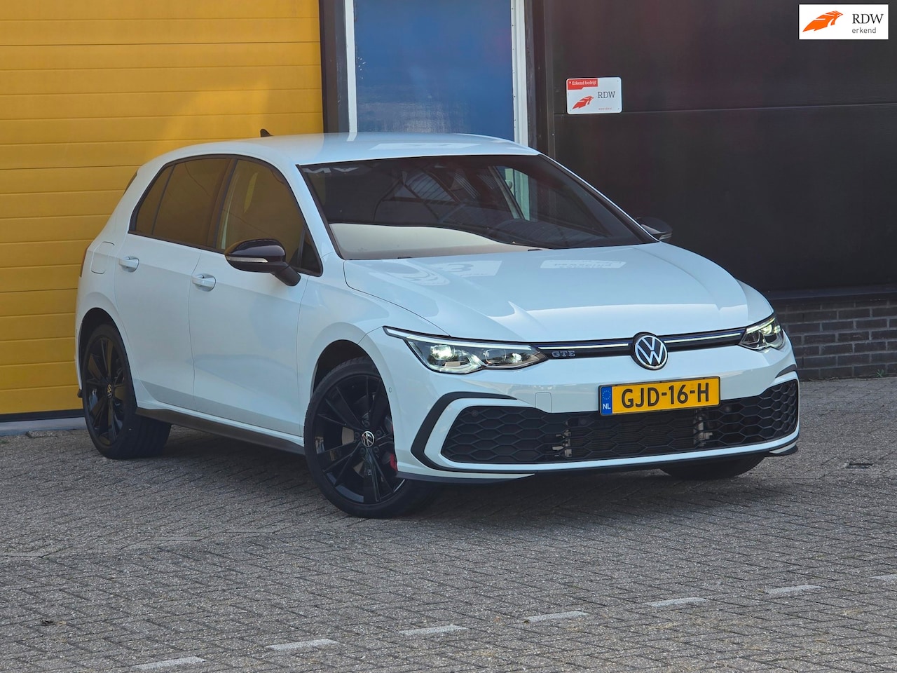 Volkswagen Golf - 1.4 eHybrid GTE / Aut / Acc / Dode Hoek / Lane Assist / Apple Carplay / Led / Pdc / Allu V - AutoWereld.nl
