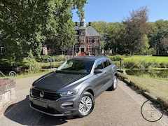 Volkswagen T-Roc - 1.5 TSI Style | 57.000KM | Camera | Adaptive | Clima | Keyless |