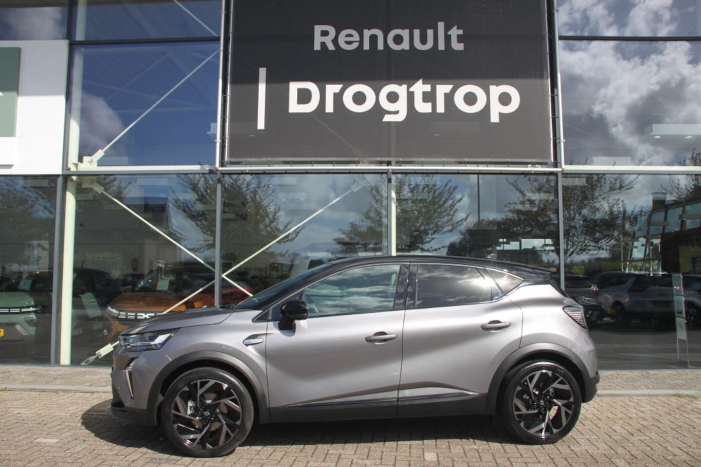 Renault Captur - 160PK-FULL HYBRID-ESPRIT ALPINE-6DKM-NAVI-CLIMA-ADAP.CRUISE-NW !!- - AutoWereld.nl