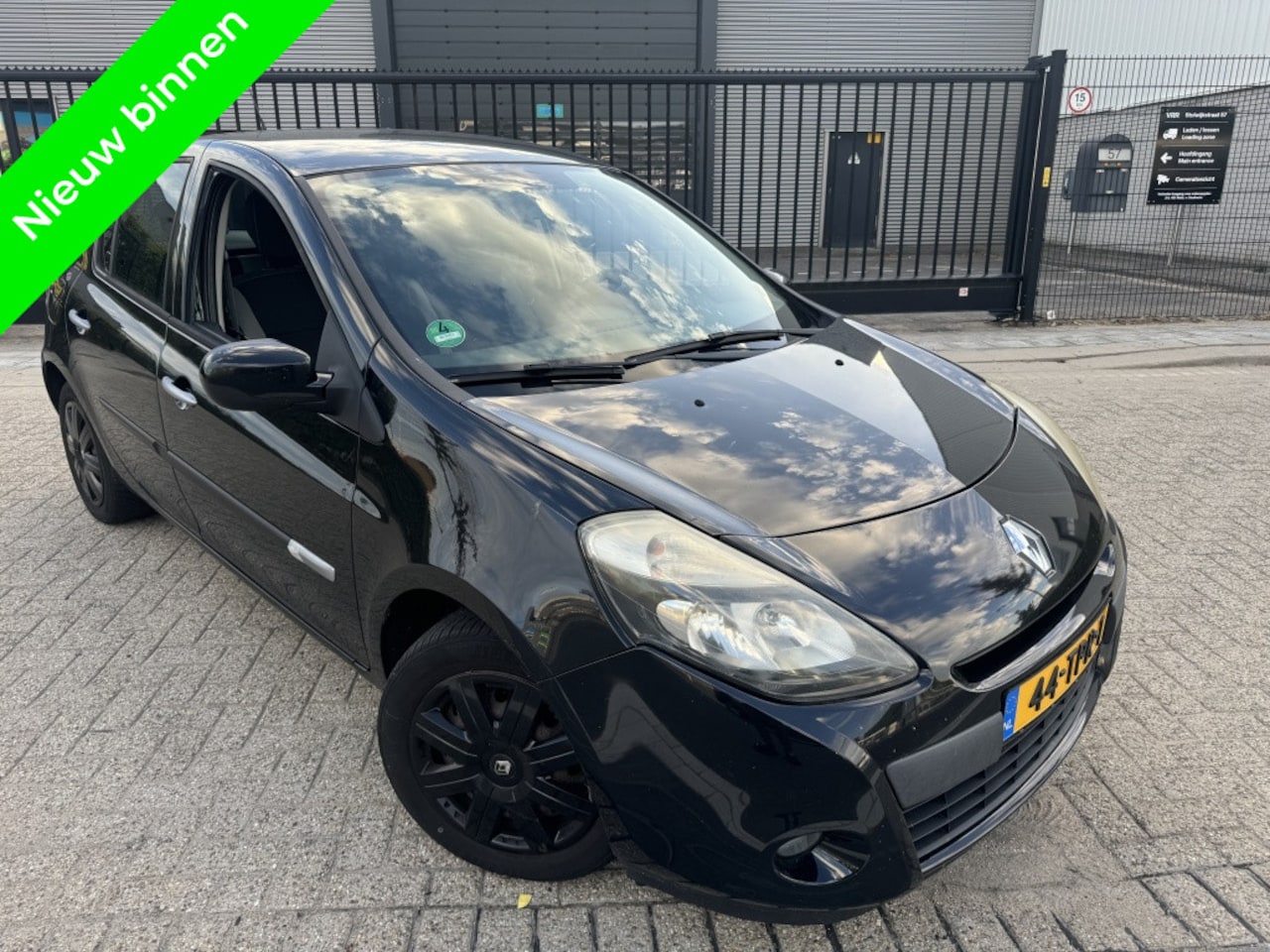 Renault Clio - 1.5 DCI AIRCO CRUISE BLUETOOTH FRIS - AutoWereld.nl