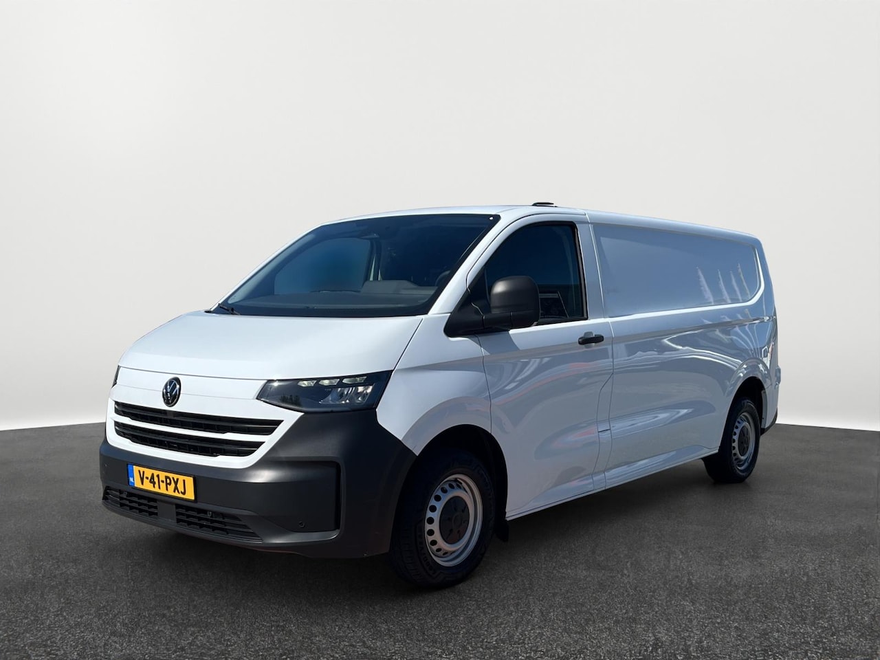Volkswagen Transporter - 2.0 TDI L2H1 30 | Airco | Trekhaakvoorbereiding | Achterdeuren | - AutoWereld.nl