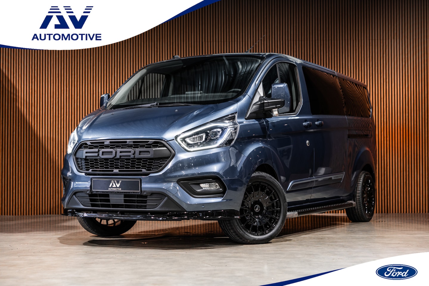 Ford Transit Custom - 320 2.0 TDCI 170 PK L2H1 Limited DC | ACC | Navigatie | CarPlay | Camera | Trekhaak | Stoe - AutoWereld.nl