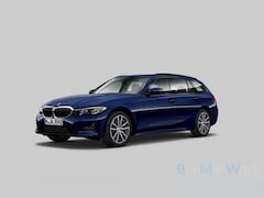 BMW 3-serie Touring - 318i Executive Edition | Panoramadak | Sport Line | 18 Inch |