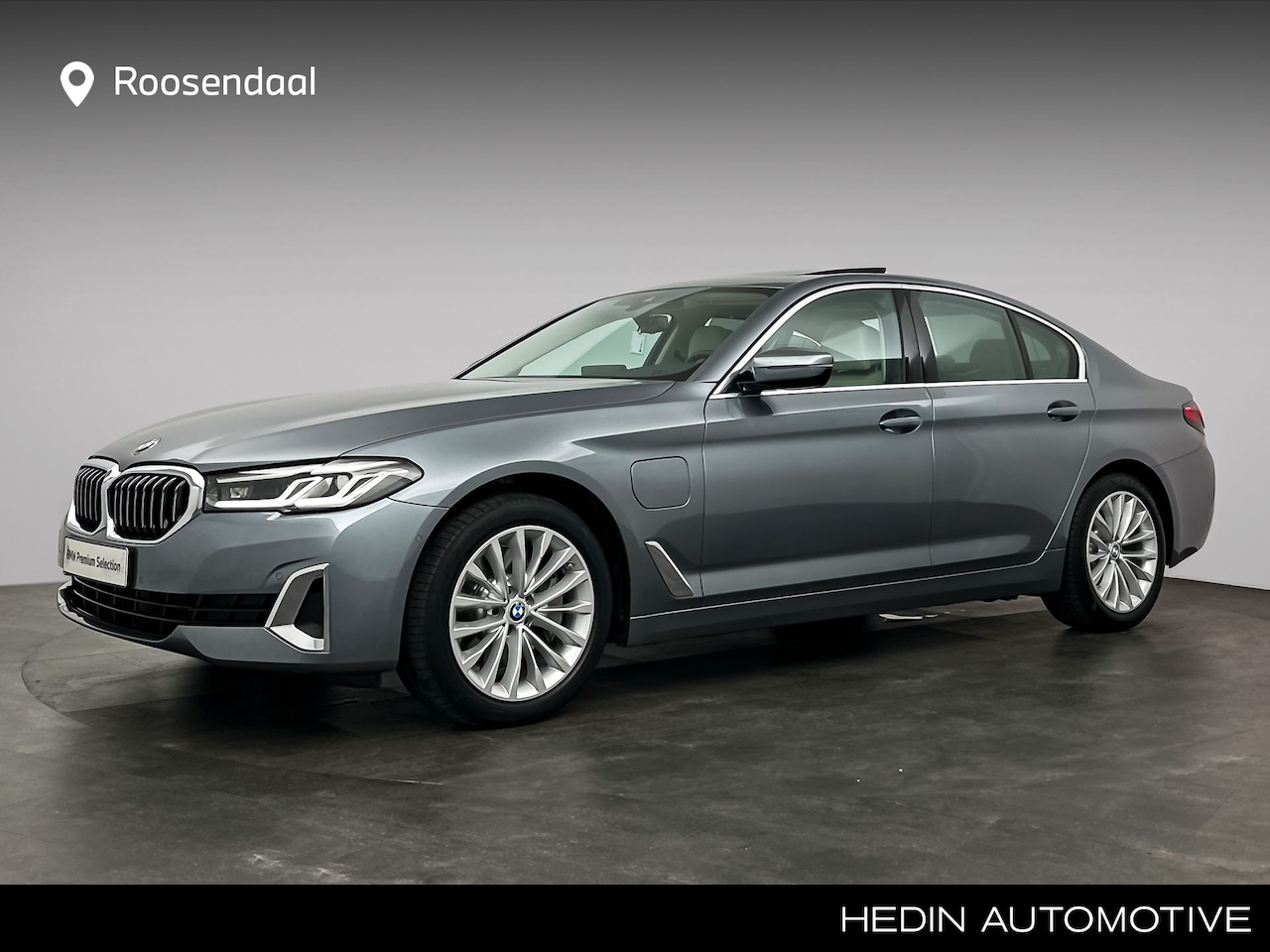 BMW 5-serie - 530e High Executive Luxury Line | Parking Pack | Comfort Access | Panoramadak | Safety Pac - AutoWereld.nl