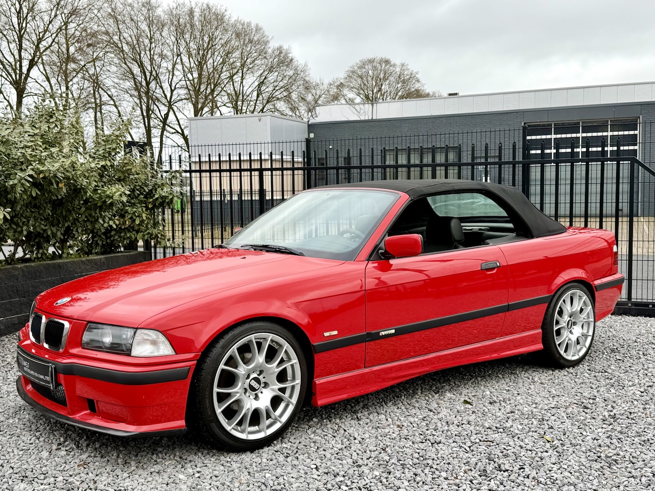 BMW 3-serie Cabrio - 320i M-Pakket *Unieke staat* Volledig historie - AutoWereld.nl