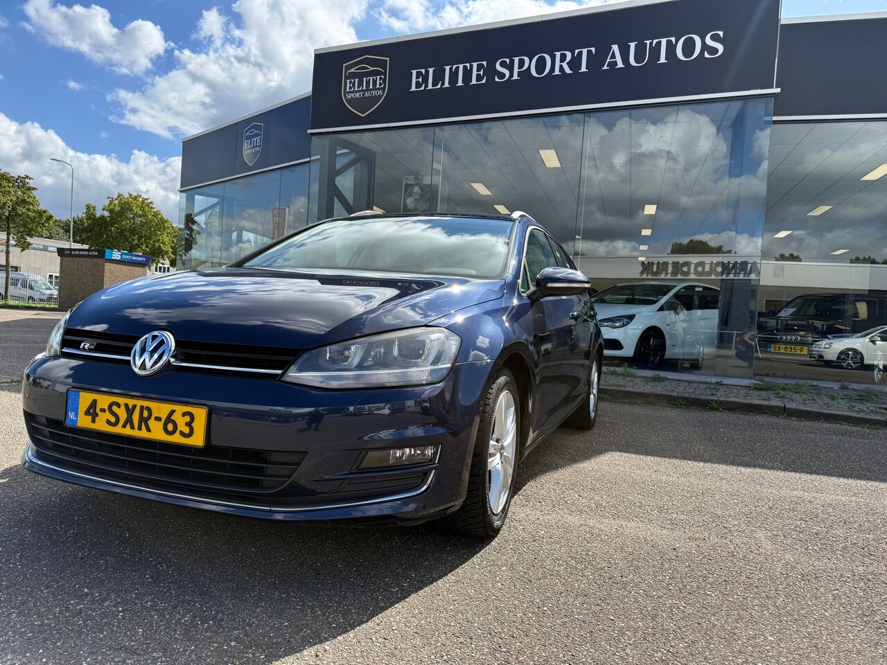 Volkswagen Golf Variant - 1.4 TSI Highline R Line I Cruise control I Navi I - AutoWereld.nl
