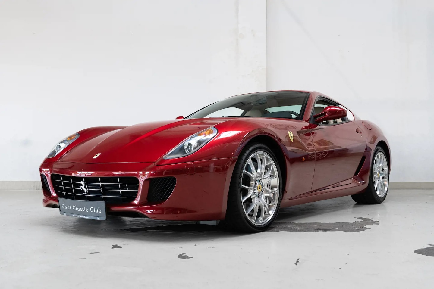 Ferrari 599 - 6.0 GTB Fiorano - Manual - Rossa Monza - Luggage Set - - AutoWereld.nl