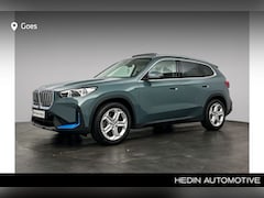 BMW iX1 - xDrive30 67 kWh | Comfort Access | Glazen panoramadak | Extra getint glas in achterportier