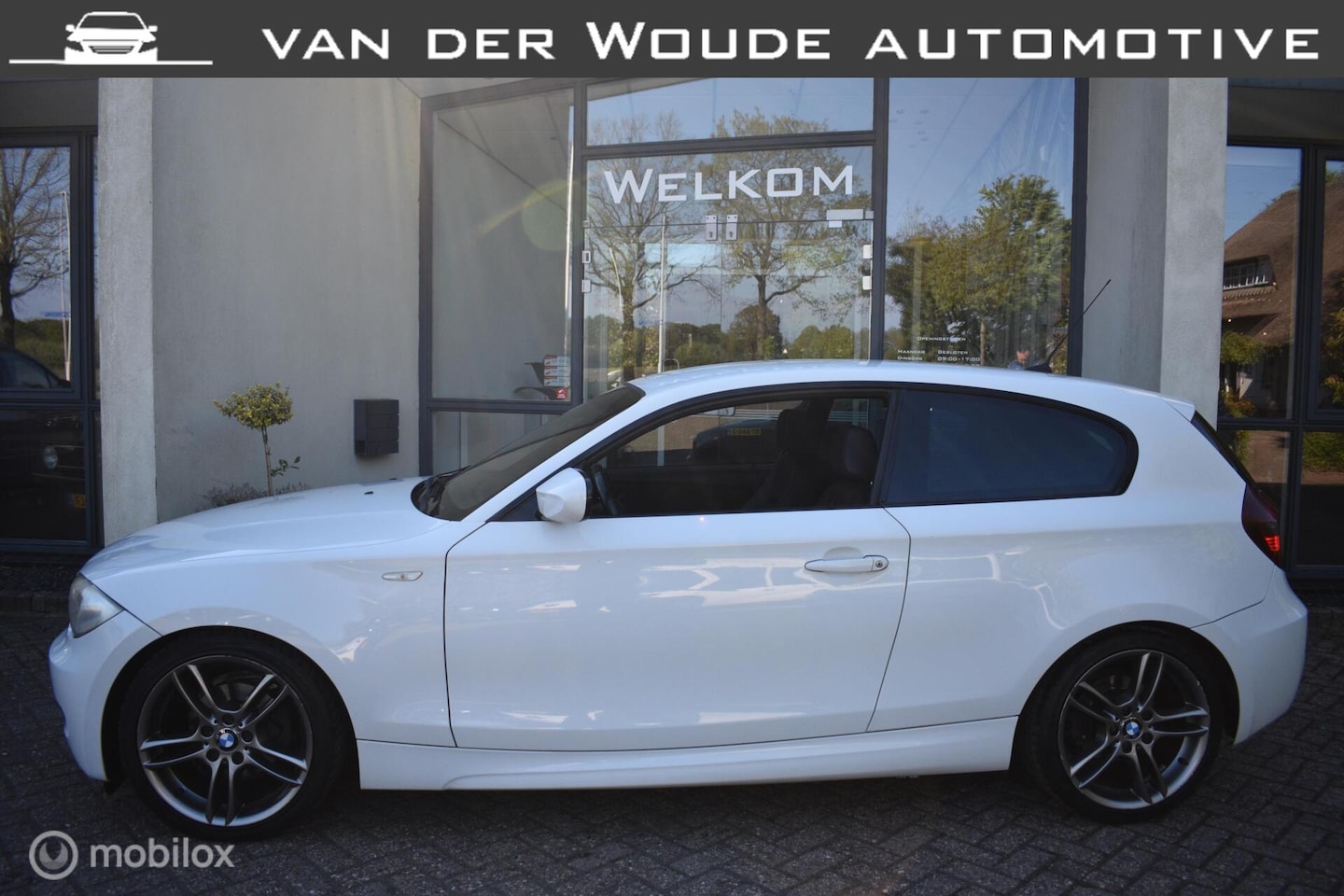 BMW 1-serie - 116i 2010|3DRS,|M-Pakket|Leder|Xenon|Cruise! - AutoWereld.nl