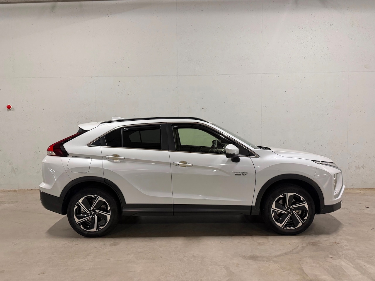 Mitsubishi Eclipse Cross - 2.4 PHEV First Edition Navi Clima Camera - AutoWereld.nl
