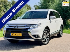 Mitsubishi Outlander - 2.0 Instyle+ 4WD Leder Clima Schuifdak 7PERS Stoelverwarming 360Camera Trekhaak NAP