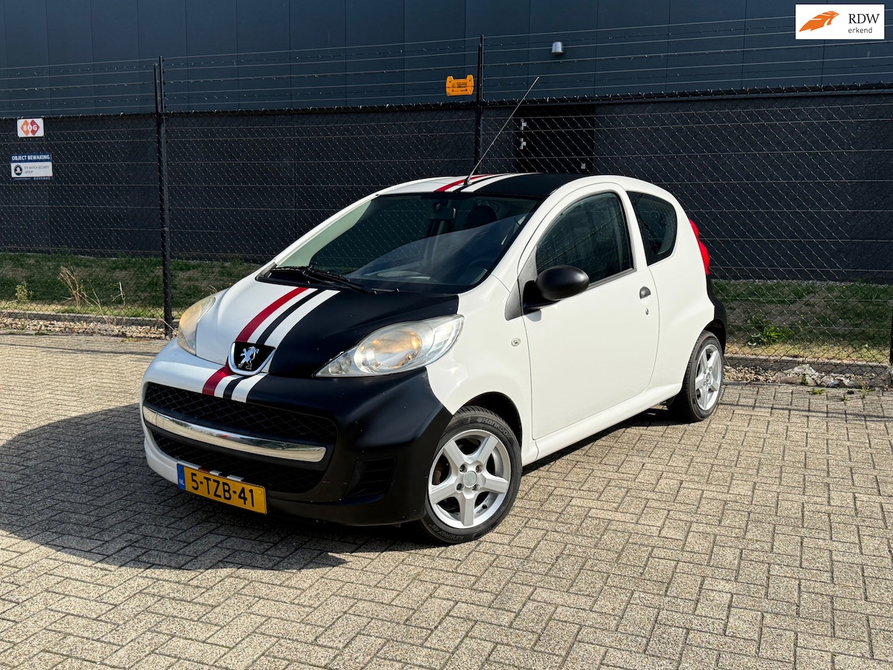 Peugeot 107 - 1.0-12V Accent 1.0-12V Accent |Nieuwe APK| - AutoWereld.nl