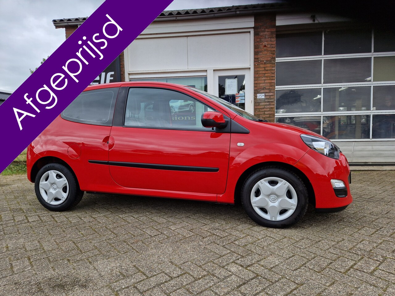 Renault Twingo - 1.2-16V "Expression" Stoelverwarming - Isofix- Apk 30-05-2027 !!! - AutoWereld.nl