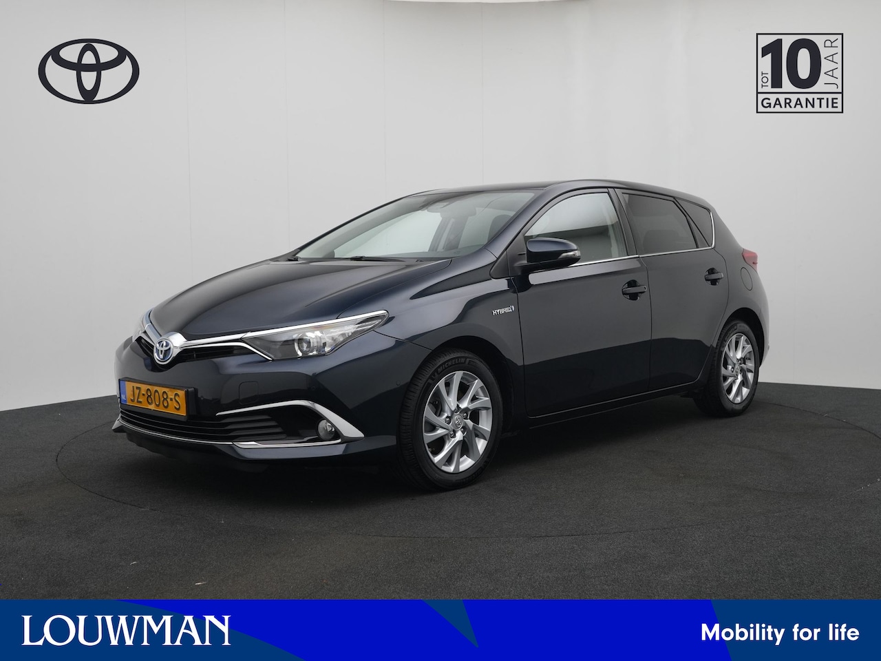 Toyota Auris - 1.8 Hybrid Executive | Parkeersensoren V+A | Navigatie | Stoelverwarming | - AutoWereld.nl