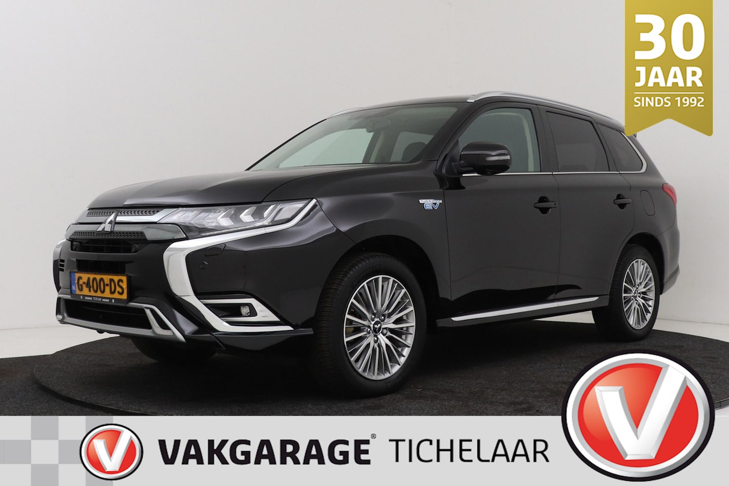 Mitsubishi Outlander - 2.4 PHEV Intense+ | Trekhaak | Schuif-/Kanteldak | 68.000 KM!! | Org NL | Stuurverwarming - AutoWereld.nl