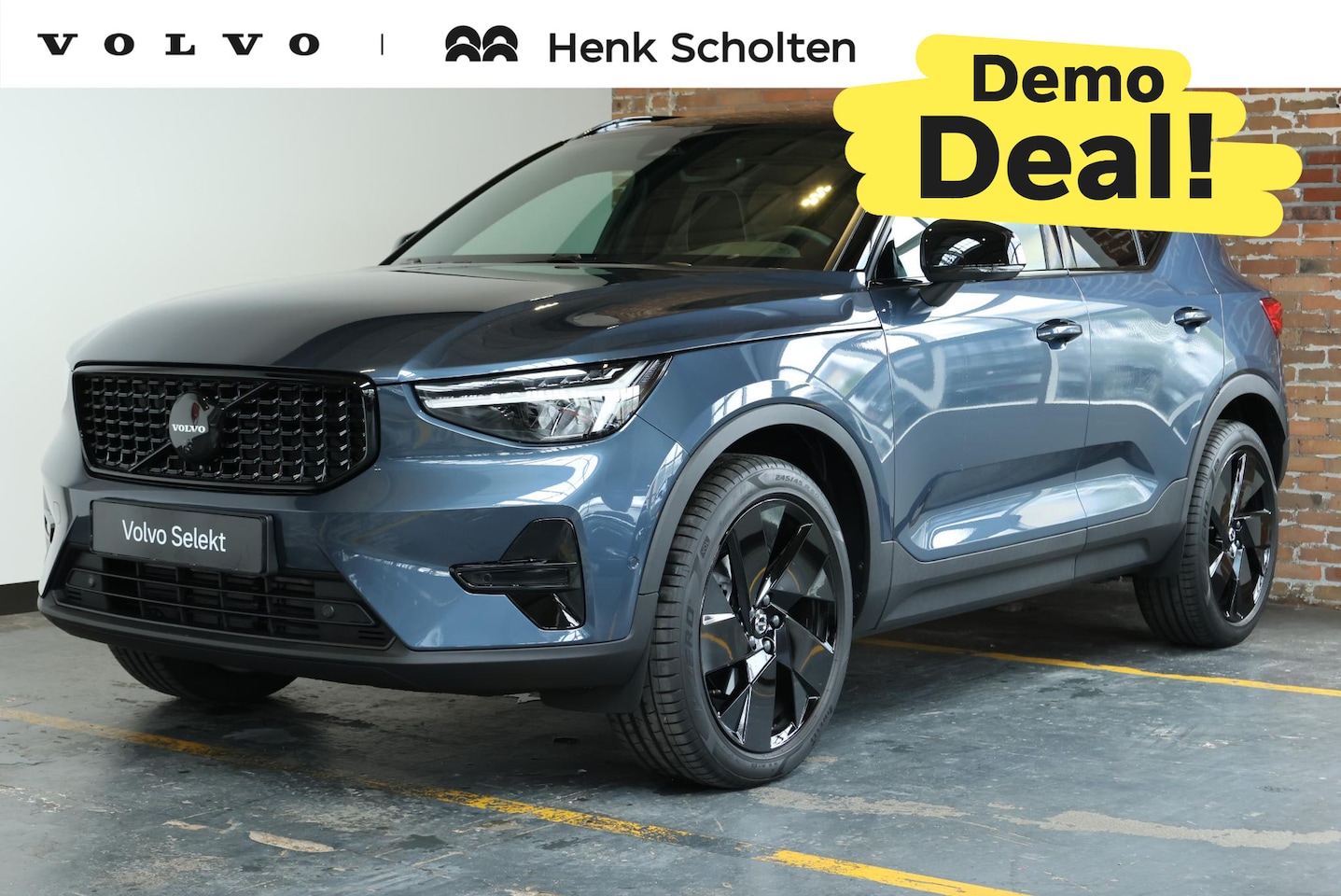 Volvo XC40 - B4 Plus Black Edition | DEMO DEAL| Panoramadak | 360° Parkeercamera | Parkeersensoren voor - AutoWereld.nl