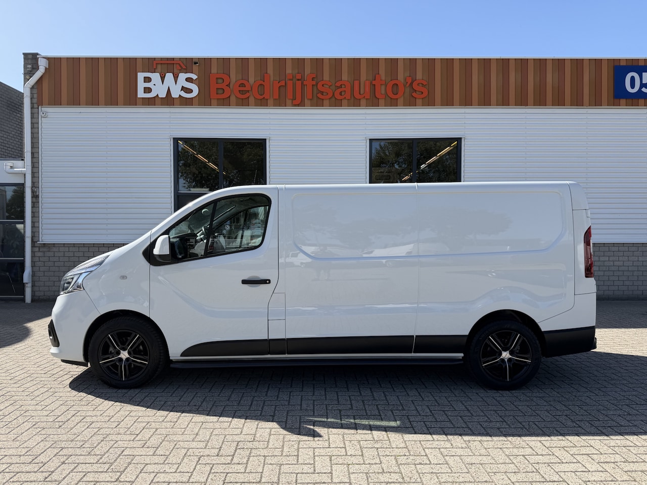 Renault Trafic - 2.0 dCi 120pk T29 L2H1 Comfort / vaste prijs rijklaar € 19.950 ex btw / euro 6 / bpm vrij - AutoWereld.nl