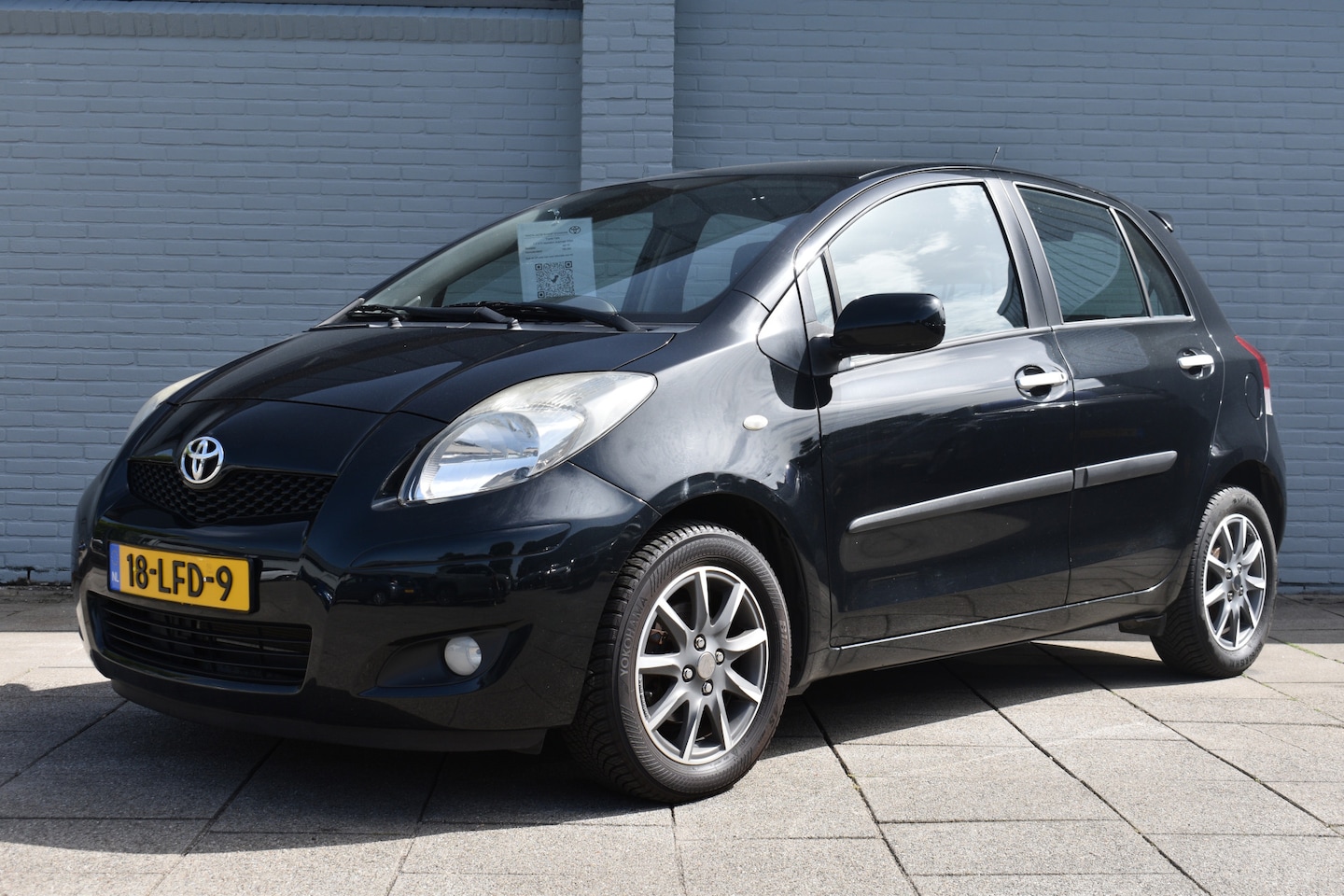 Toyota Yaris - 1.3 VVTi Aspiration Automaat 100pk | Parkeersensoren achter | Airco | Elektrische ramen vo - AutoWereld.nl