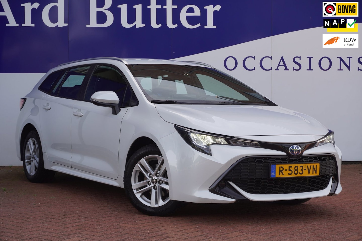 Toyota Corolla Touring Sports - 1.8 Hybrid Active / Camera / Carplay / Parelmoer / LED / DAB / ACC / = RIJKLAAR !! - AutoWereld.nl