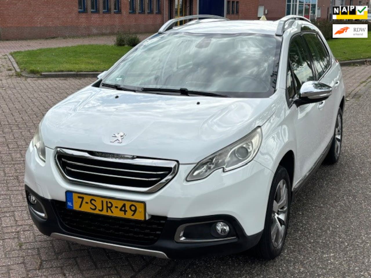 Peugeot 2008 - 1.2 VTi Allure ECC Audio-CD/Navi LMV 16" Sportstoelen ESP LED Cruise Leder/Stof PDC Trekha - AutoWereld.nl