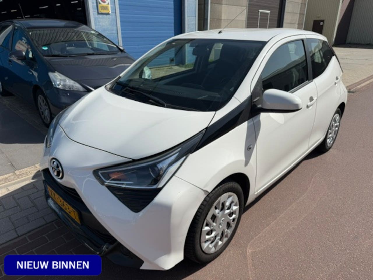 Toyota Aygo - 1.0 VVT-i x-play NAP 74.991km Camera Bluetooth 2019 Leuke auto van de 1e eigenaar met 2 sl - AutoWereld.nl