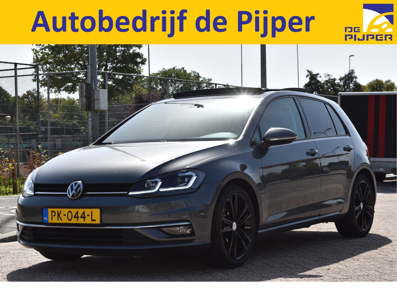 Volkswagen Golf - 1.0 TSI Comfortline Business 111 pk | Open dak | Carplay | Stoelverwarming & massage | DAB - AutoWereld.nl