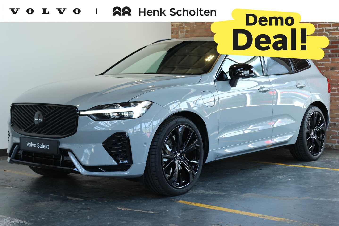 Volvo XC60 - T6 Plug-in hybrid AWD Plus Black Edition | DEMO DEAL | Panoramadak | Luchtvering | Harman - AutoWereld.nl