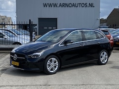 Mercedes-Benz B-klasse - 180 AUTOMAAT Luxury Line, € 27.575, - EX BPM/BTW, NW MODEL 2023, VOL OPTIES, 16.389 KM, AI