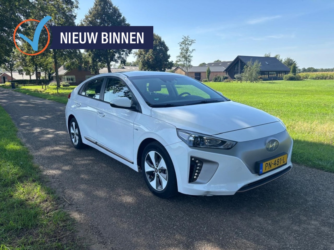 Hyundai IONIQ - Comfort EV | Navi | DAB | Camera | SOH 100% | - AutoWereld.nl