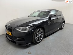 BMW 1-serie - M135i xDrive High Executive # 420 PK # Remus uitlaat # Leder # Navi # Xenon