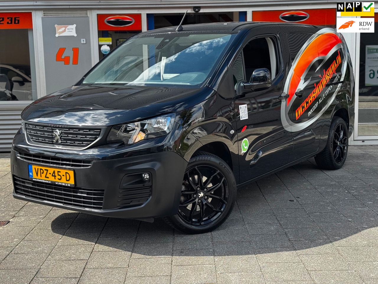 Peugeot Partner - 1.5 BlueHDI Automaat L2 3-Persoons Dubbele Schuifdeur Asphalt Long 1e Eigenaar - AutoWereld.nl