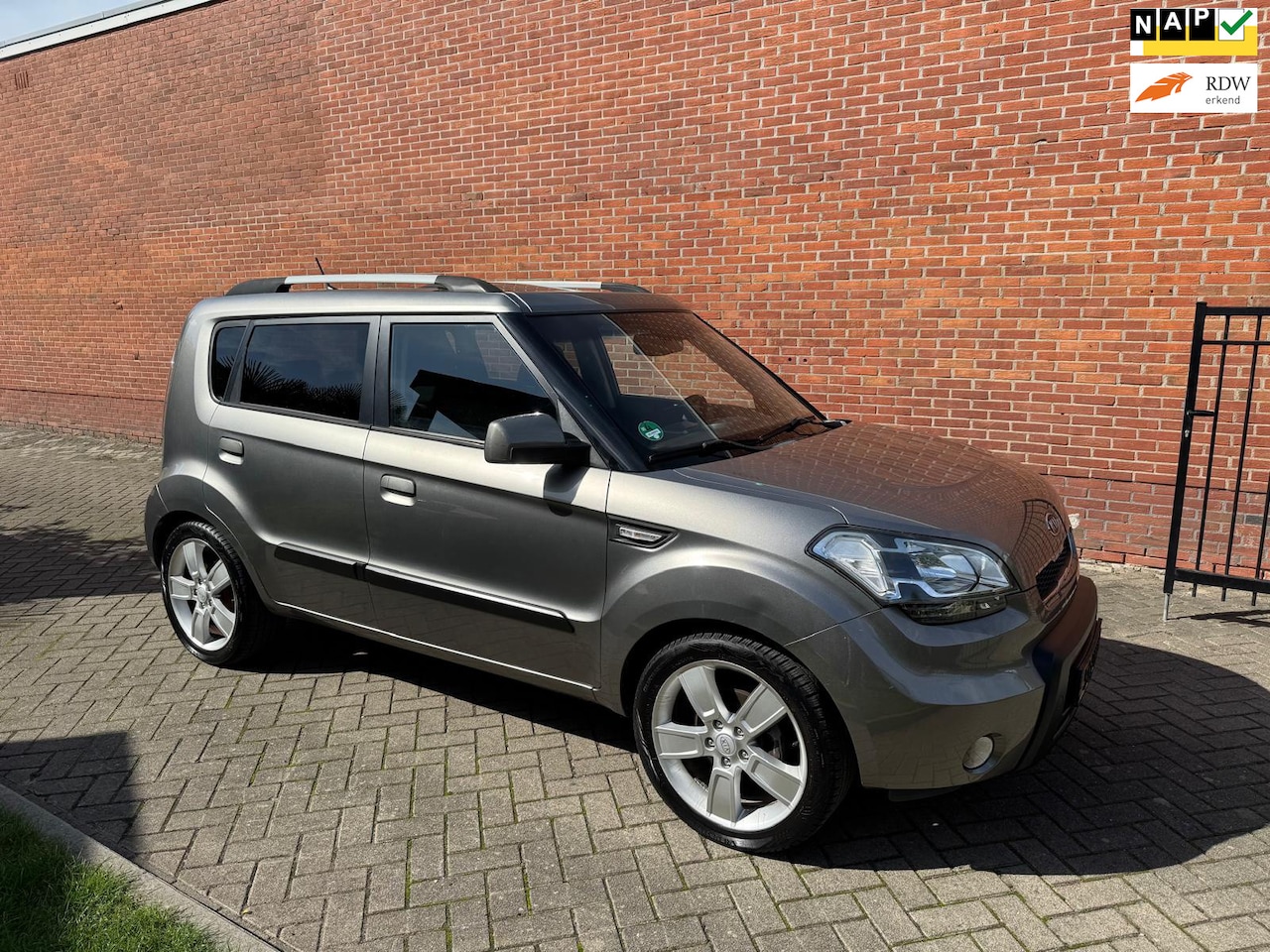 Kia Soul - 1.6 X-ecutive Airco Navi Schuifdak - AutoWereld.nl
