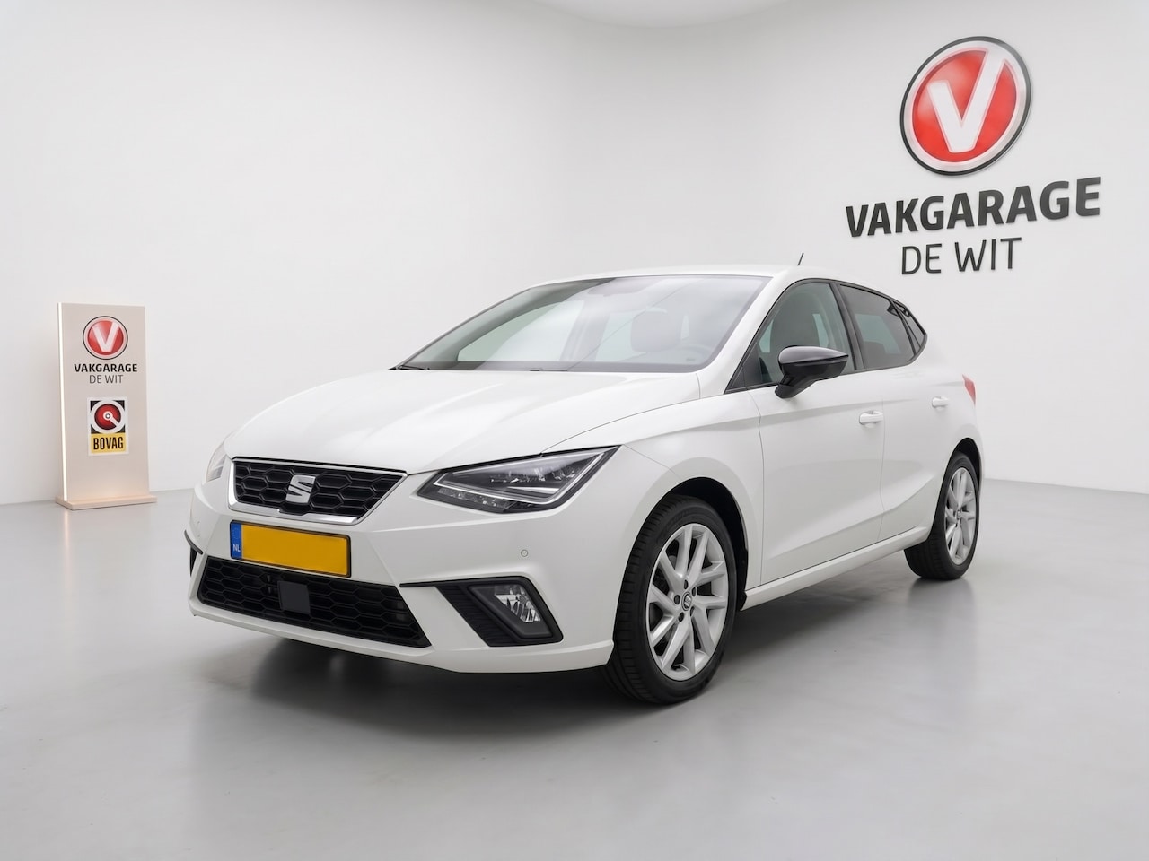 SEAT Ibiza - 1.0 EcoTSI FR Business Connect Automaat (2023) | Camera | ACC | Stoelverwarming | BOVAG - AutoWereld.nl