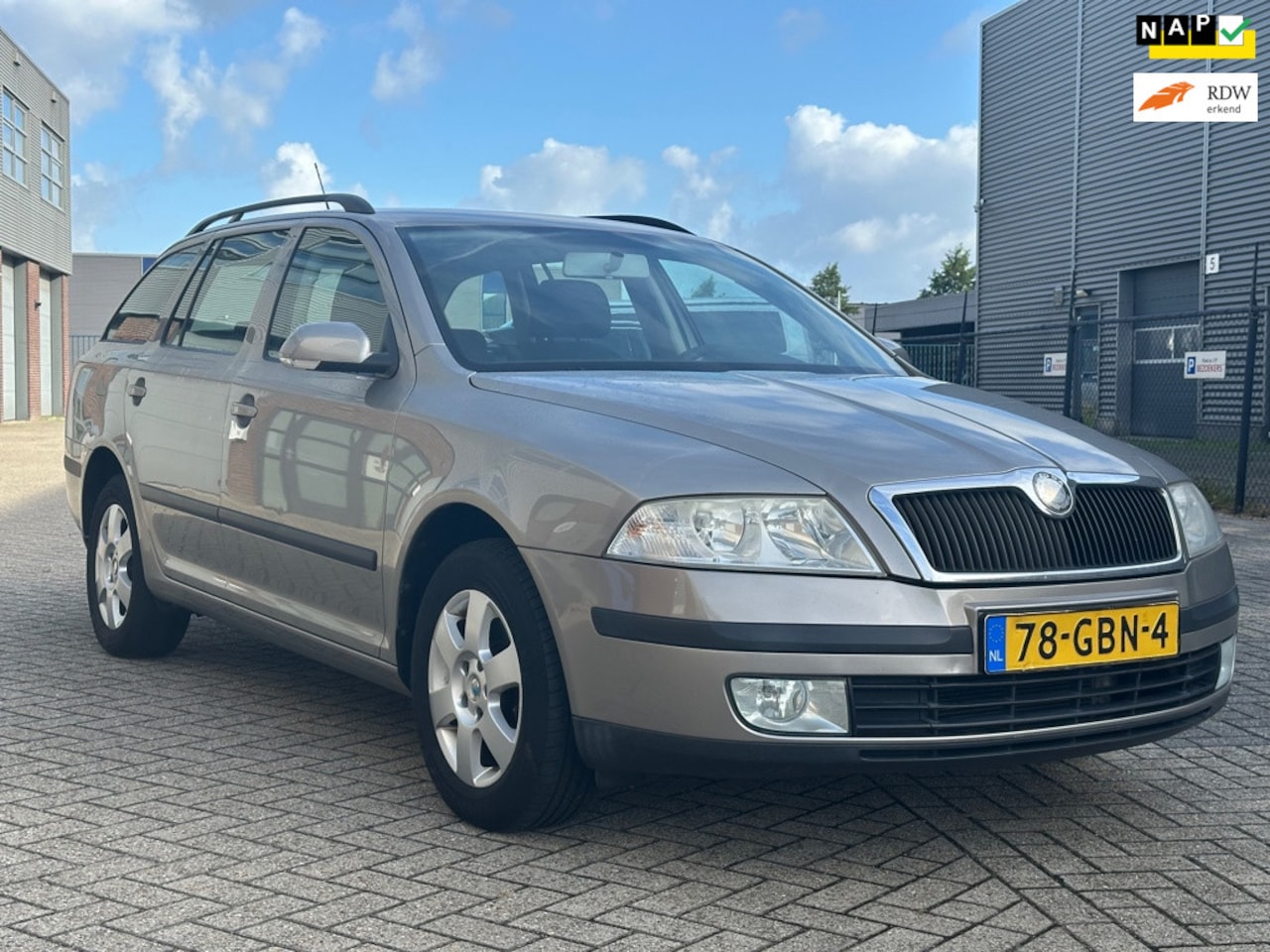 Skoda Octavia Combi - 1.6 Ambiente|Airco - AutoWereld.nl