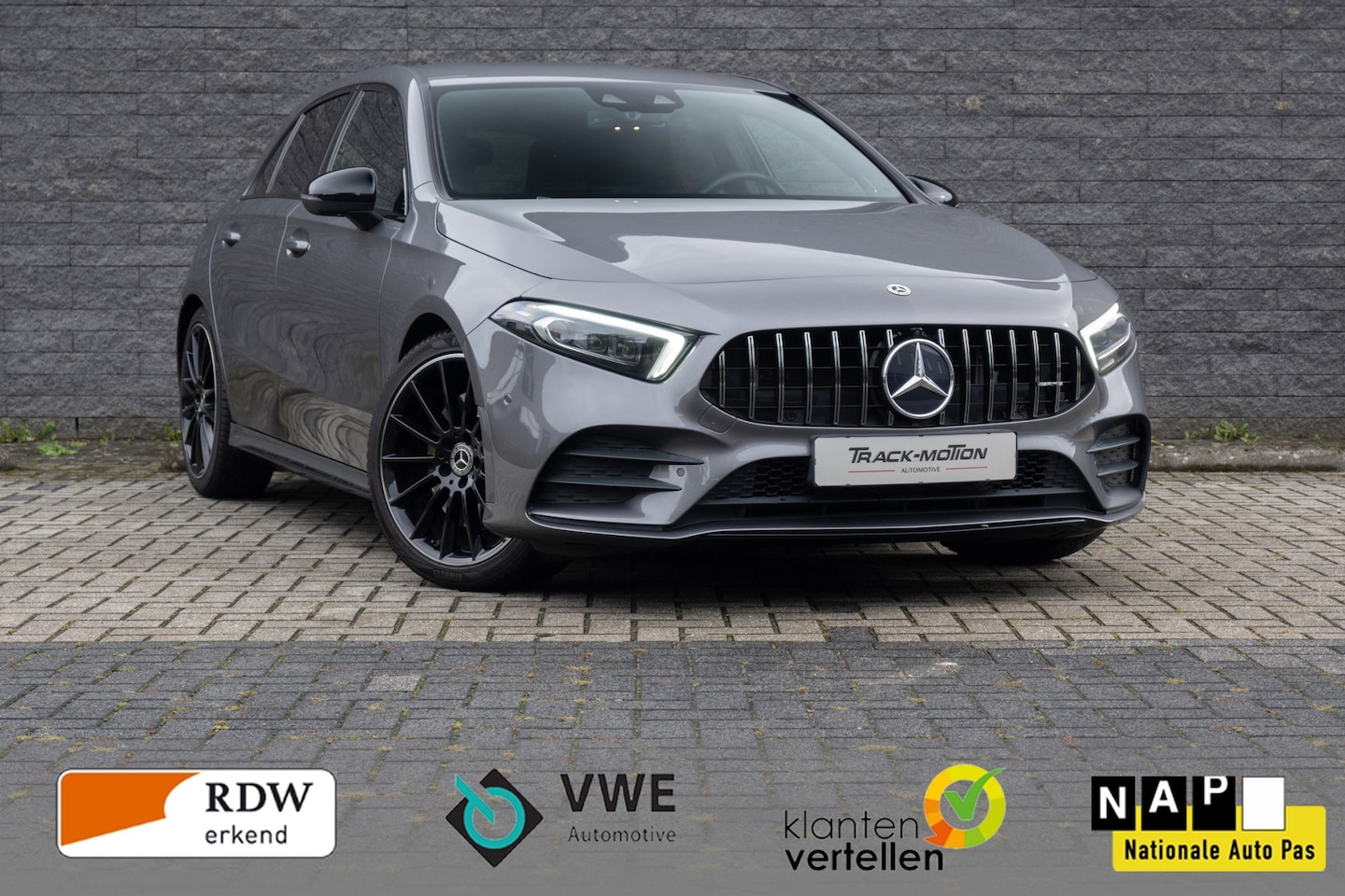 Mercedes-Benz A-klasse - 250 Premium Plus Burmeister Dealer onderhouden - AutoWereld.nl