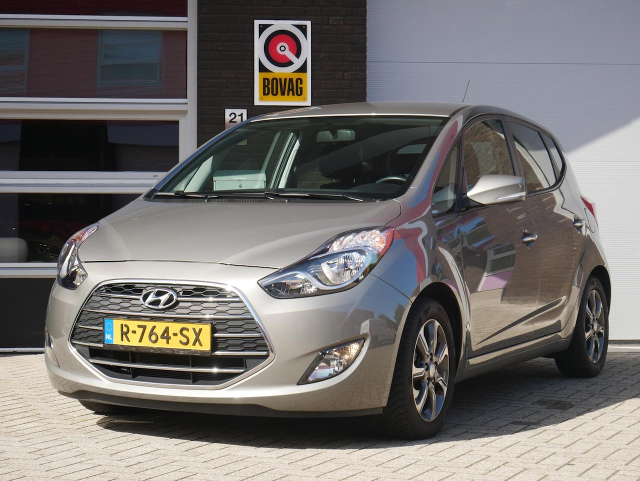 Hyundai ix20 - 1.6i Premium Camera| Cruise| Navi+BT - AutoWereld.nl
