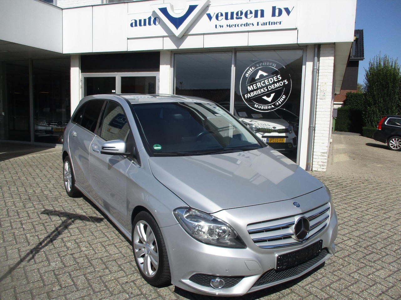 Mercedes-Benz B-klasse - B 180 122PK 7G-DCT/APPLE CARPLAY - AutoWereld.nl