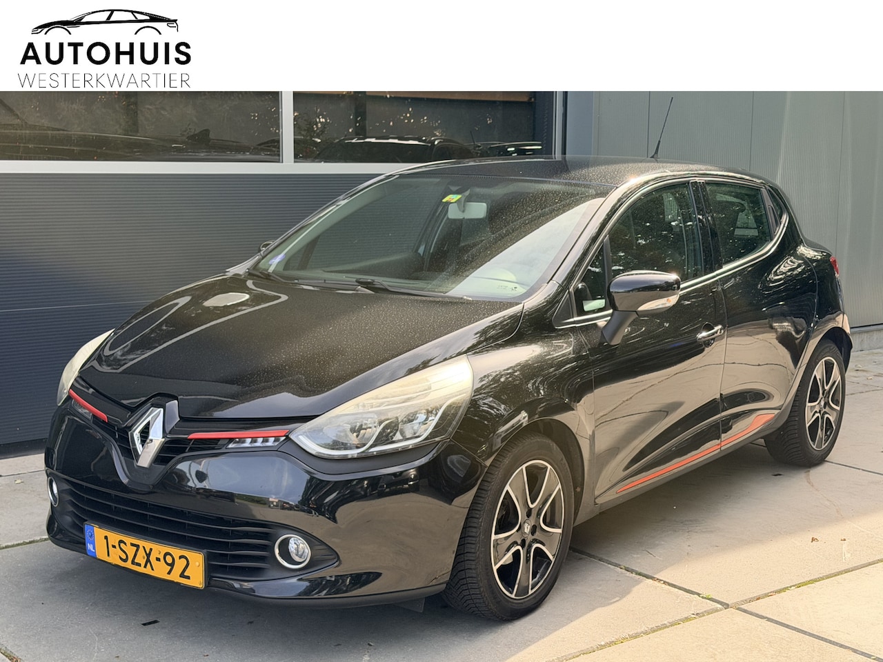 Renault Clio - 0.9 TCe 90pk H5 Expression Navigatie Lichtmetalen velgen Cruise Control Airco - AutoWereld.nl