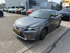Lexus CT 200h - Business Launch Edition, Navi, Dealer auto, Alcantara, Camera etc