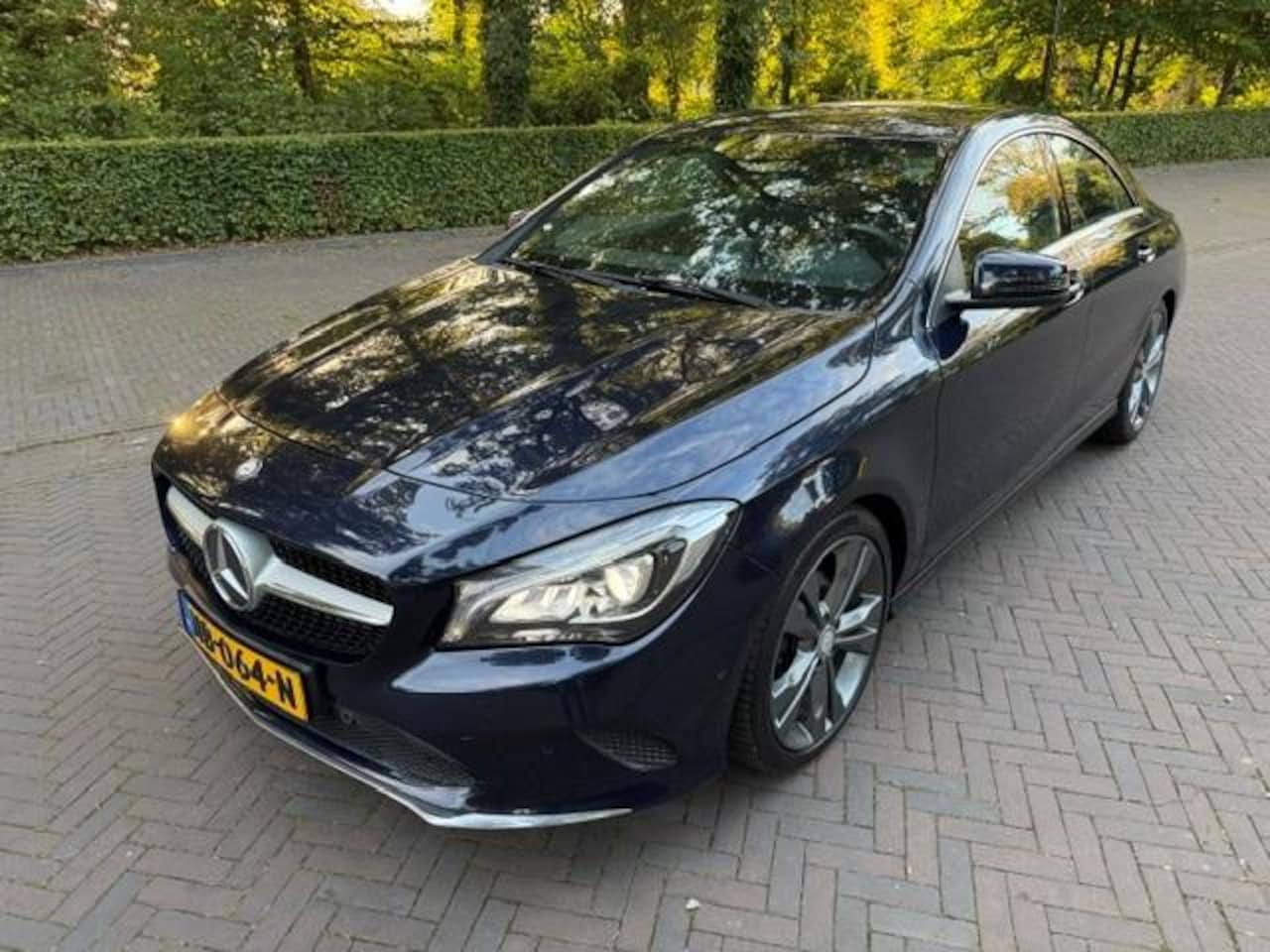 Mercedes-Benz CLA-Klasse - 180 Ambition Automaat/Navigatie/Xenon/Led/Halfleer - AutoWereld.nl