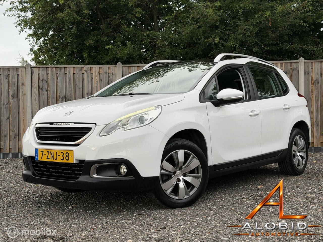 Peugeot 2008 - 1.6 VTi Navi Pano Trekhaak Airco 100% onderhouden - AutoWereld.nl