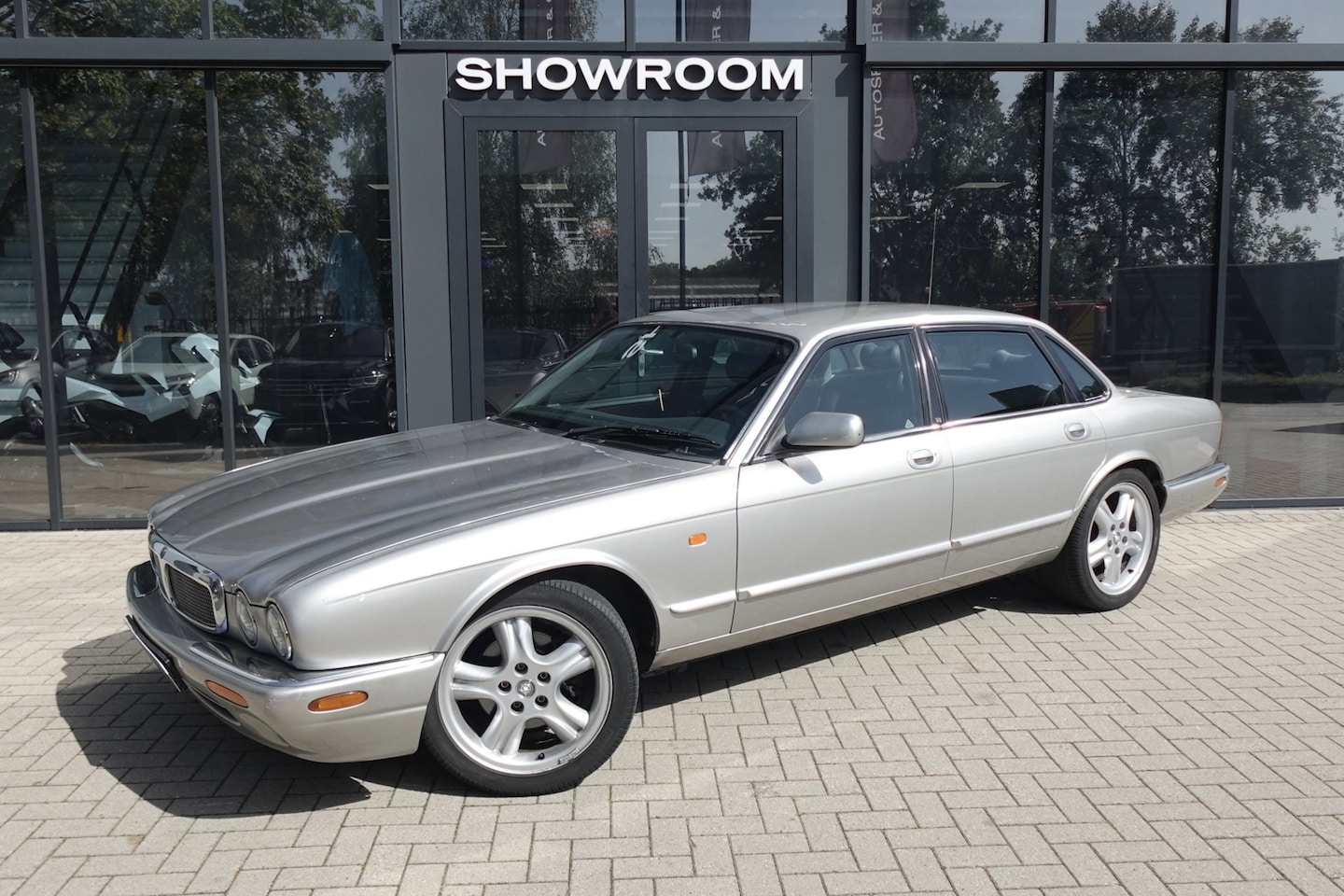 Jaguar XJ - 3.2 V8 Executive AIRCO SPORT ELEKTR. RAMEN - AutoWereld.nl