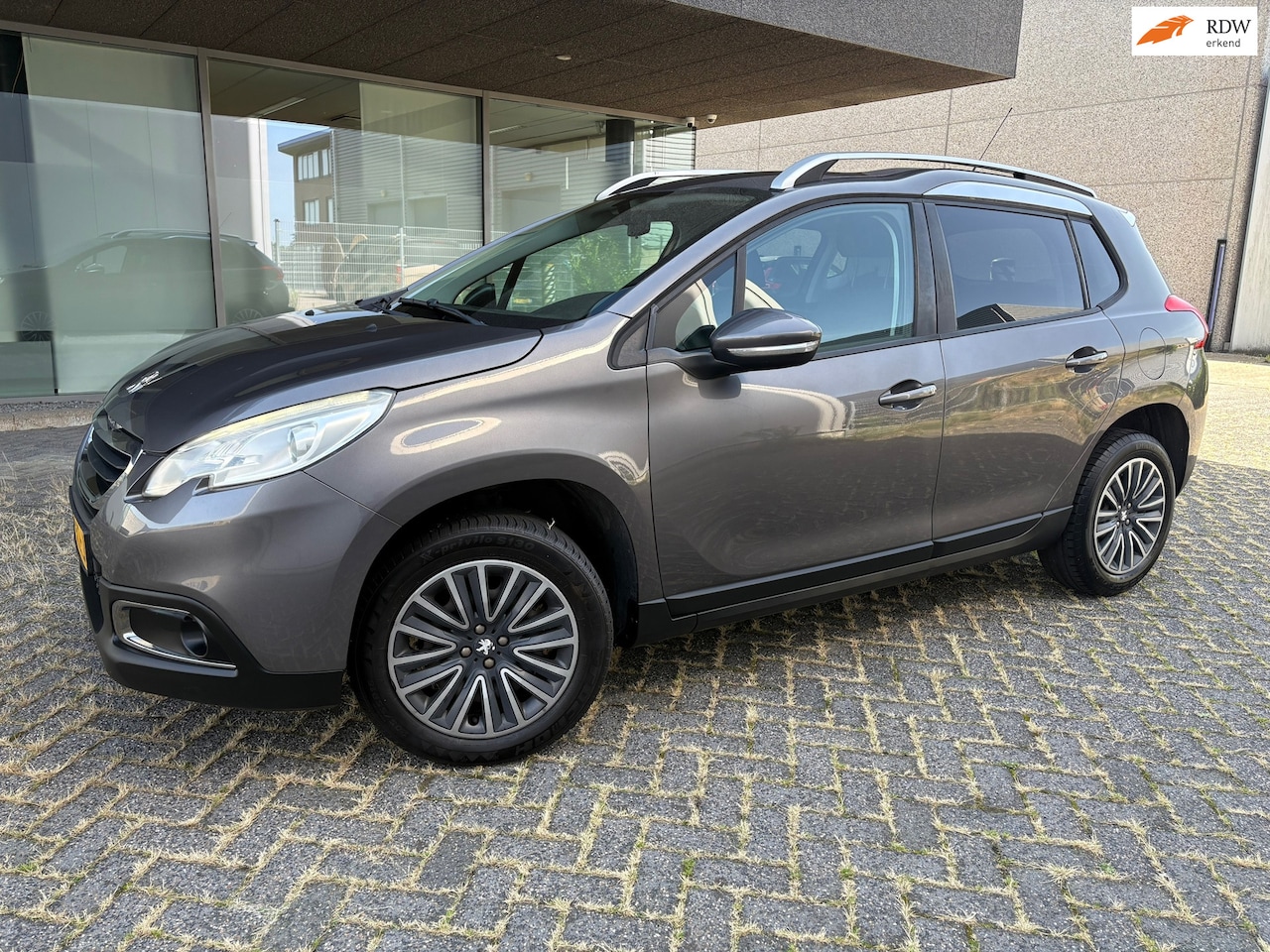 Peugeot 2008 - 1.2 VTi Active. Airco BJ 9-2013. APK 9-2027 - AutoWereld.nl