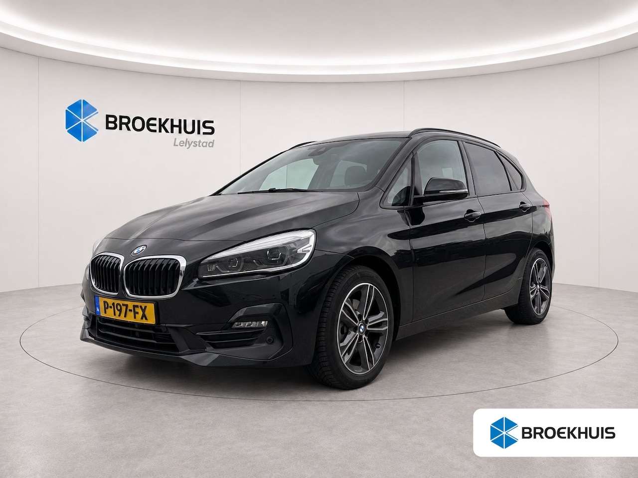 BMW 2-serie Active Tourer - 218i 136PK LUXURY LINE AUTOMAAT / NAVI / LEDER / CLIMA / FULL-LED / PDC / CAMERA / PANO. D - AutoWereld.nl