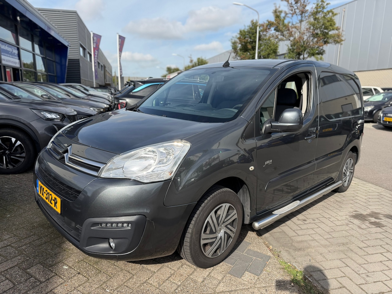 Citroën Berlingo - 1.6 BlueHDI 75 Business Airco Cruise EURO-6 - AutoWereld.nl