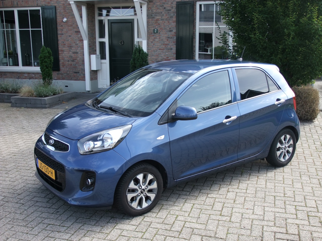 Kia Picanto - 1.0 CVVT ComfortPlusLine Navigator 1.0 CVVT ComfortPlusLine Navigator , Camera , Climate control enz. - AutoWereld.nl