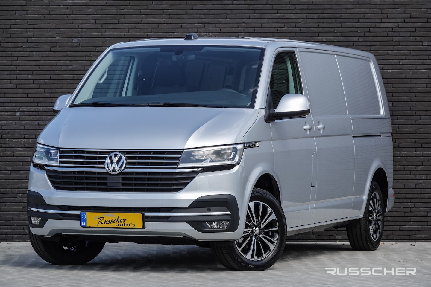 Volkswagen Transporter - L2H1 2.0Tdi 150Pk DSG7 | Bulli | 28 | 2xSchuifdeur | Achteruitrijcamera | 17'' | Reflex Si - AutoWereld.nl