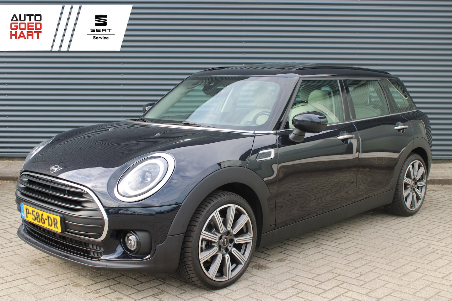 MINI Clubman - Mini 1.5 Cooper Navigatie Full-Led Panoramadak Vol-Leder CarPlay - AutoWereld.nl