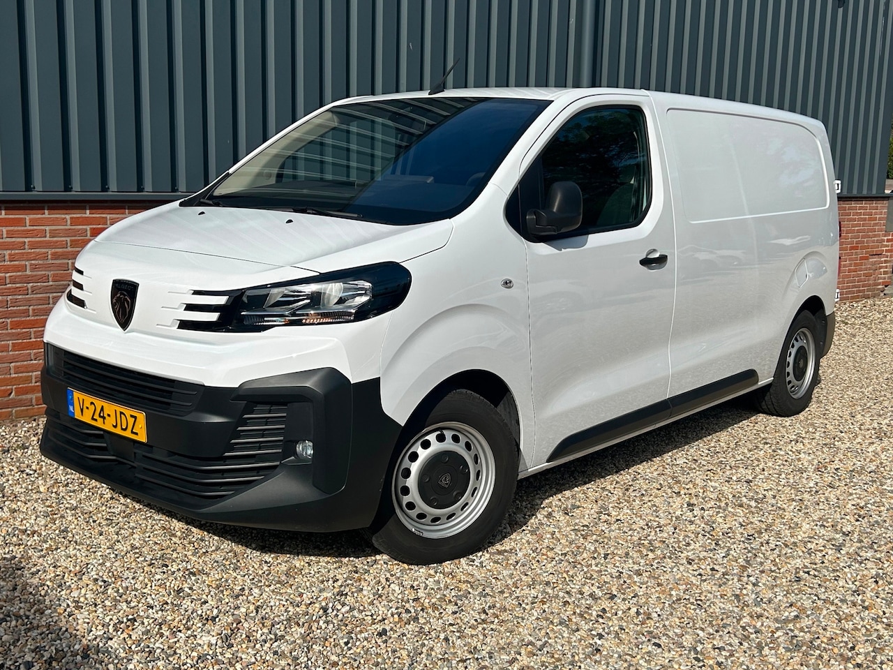 Peugeot Expert - 2.0 BlueHDi 145PK L2 Airco/3-Persoons/Pdc/Trekhaak/Camera/21.000KM!!! - AutoWereld.nl
